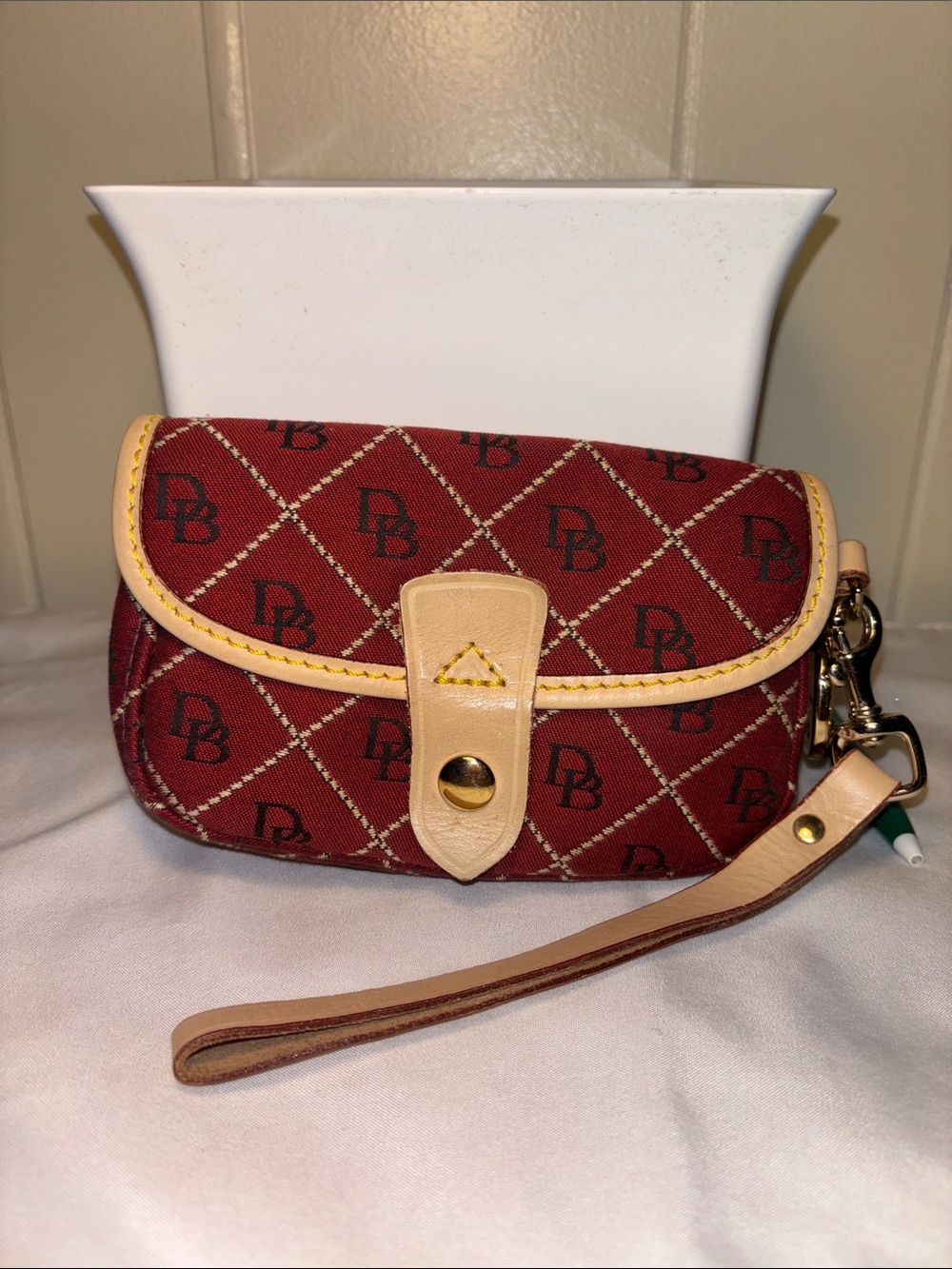 NWOT VTG Dooney & Bourke DB Signature Flap Wristlet Red Grey RARE Complete Set -